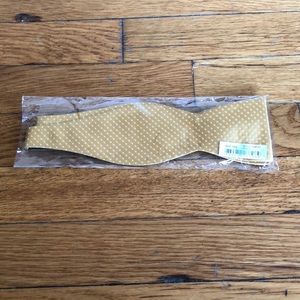 Gold dot men’s bow tie